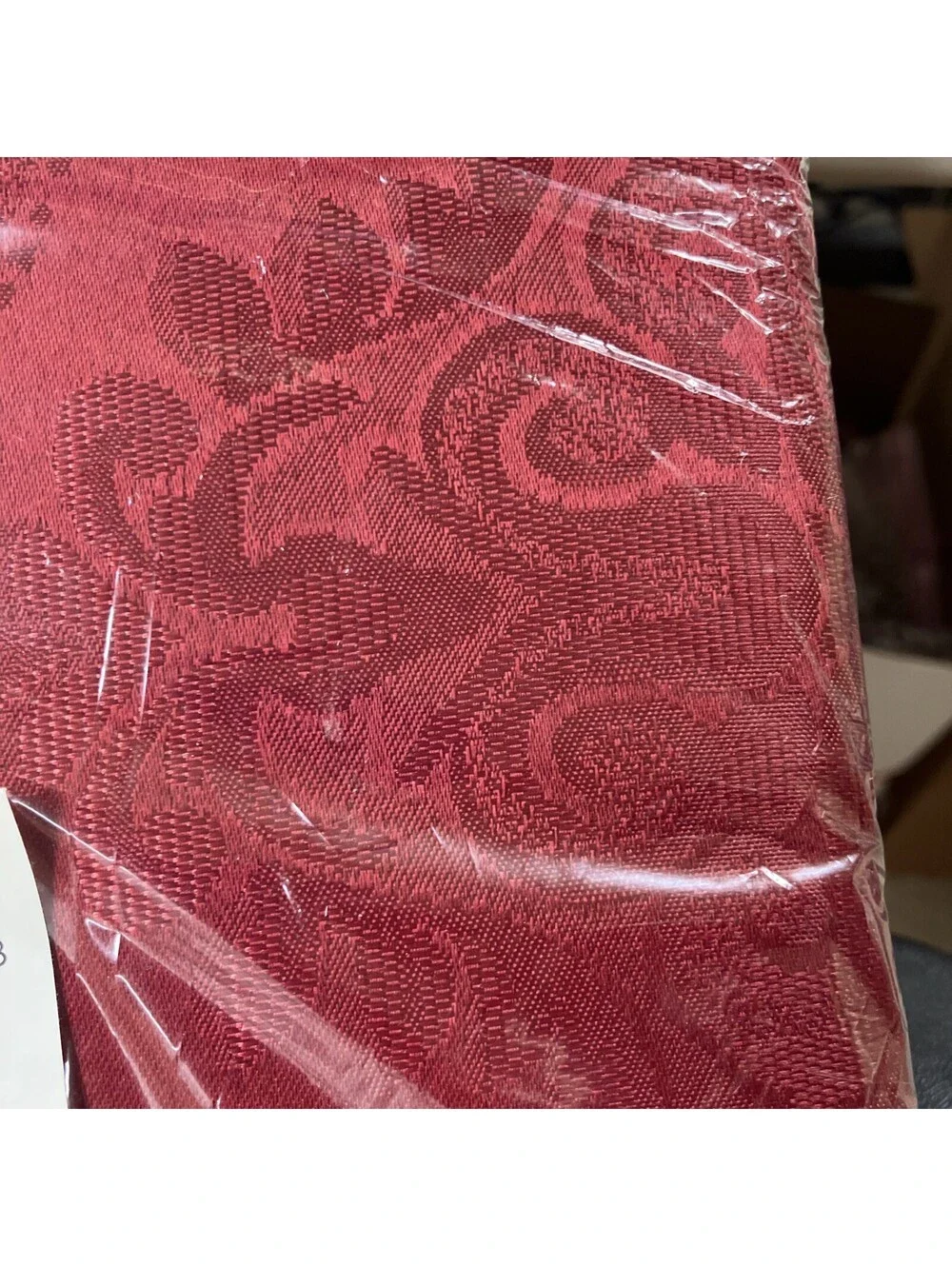 NEW Caiden Red (Cranberry) Oblong Tablecloth 60x120” Beautiful Pattern